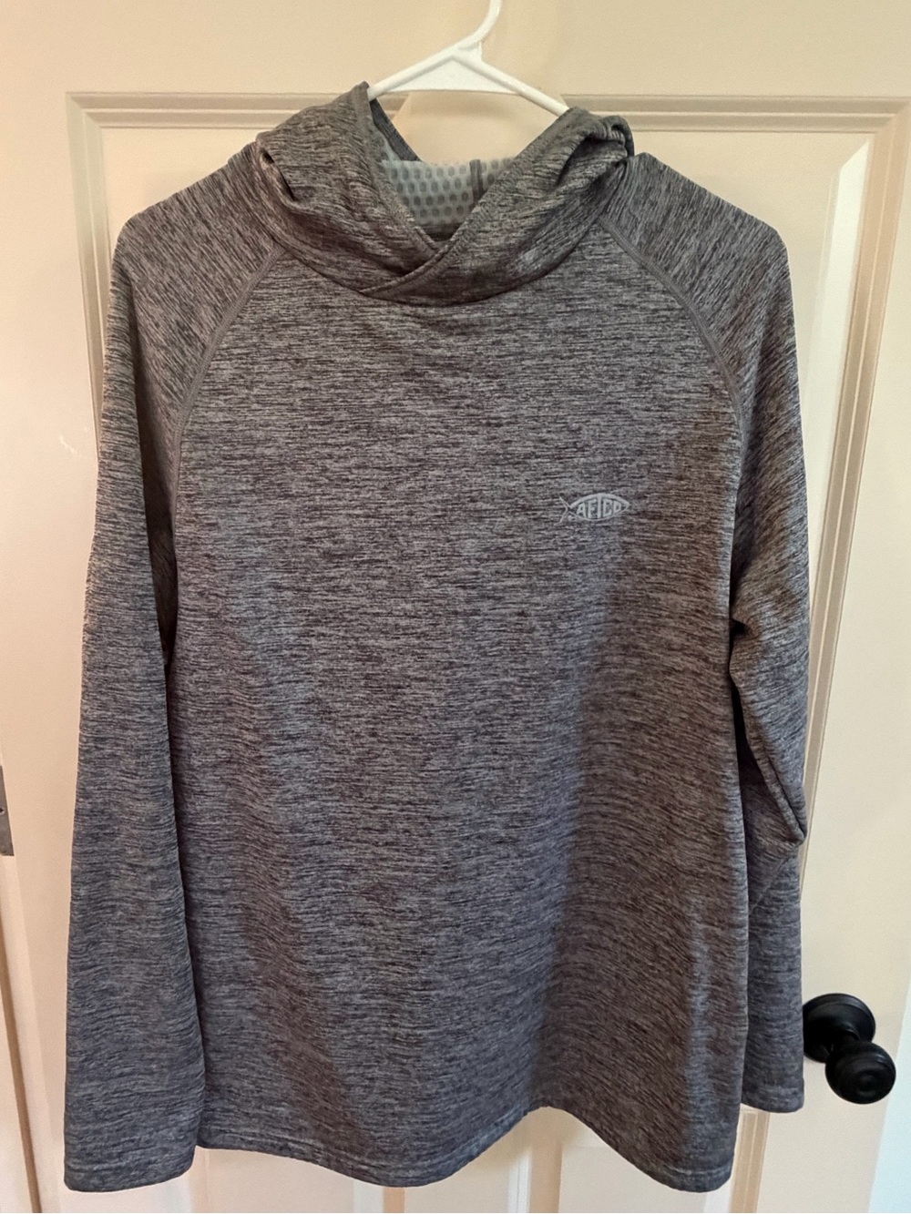 Men’s AFTCO performance fishing hoodie in heather gray. Medium